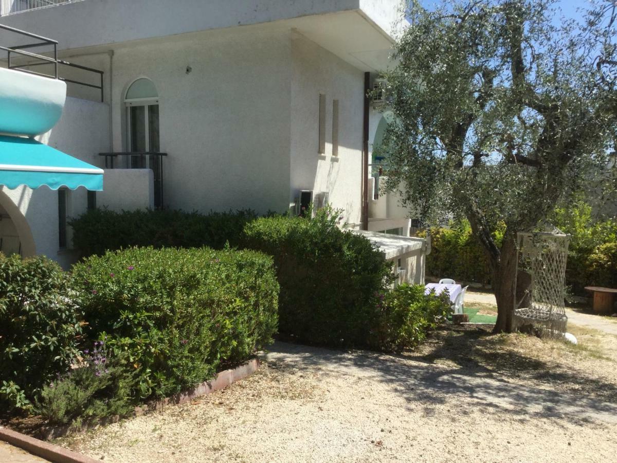 Residence I Faraglioni Mattinata Kültér fotó